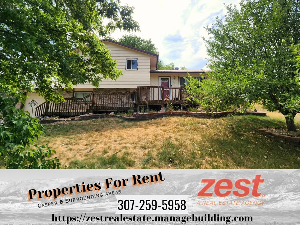 955 North Riverbend Drive